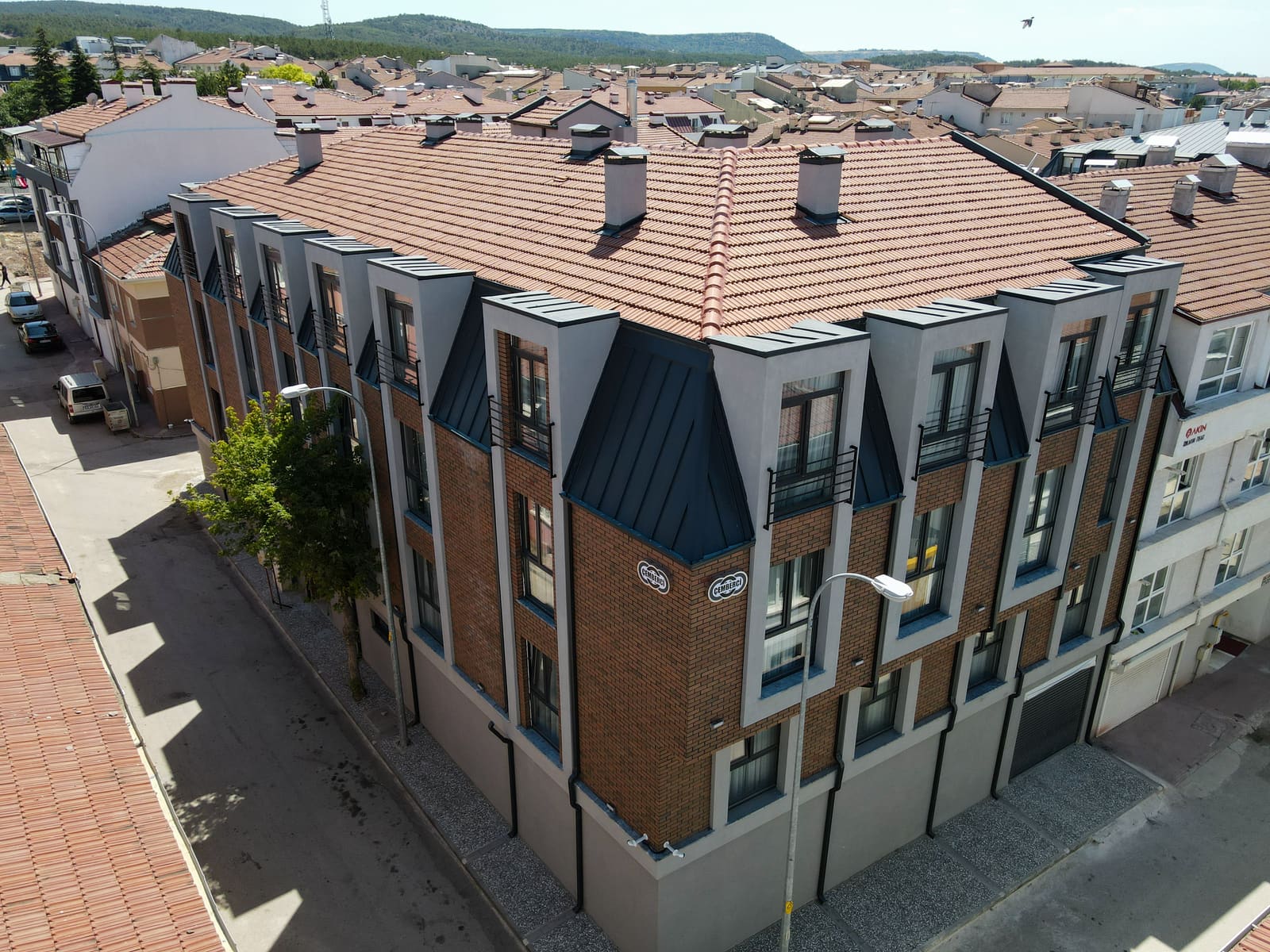 Gül Premium Suit